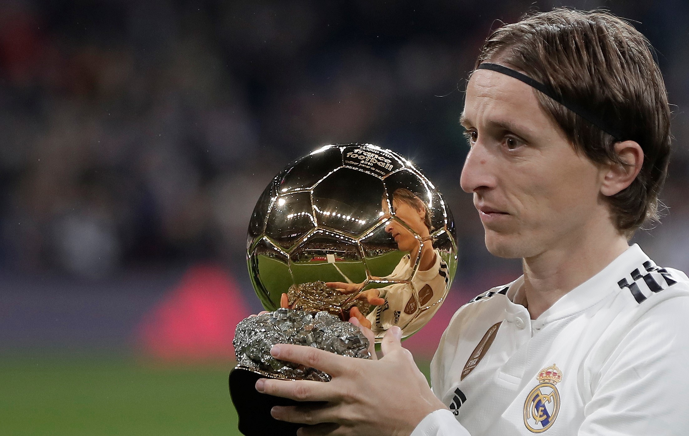 湖人两连败，詹姆斯面临责备，队友和教练选择相信他